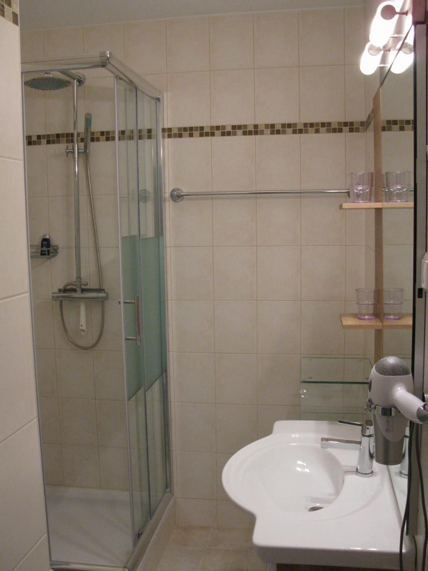 Kaernten Ossiacher See Apartment Zwei Zimmer Ferienwohnung Direkter Seezugang Strand Beheizte Schwimmhalle Bodensdorf Exteriör bild